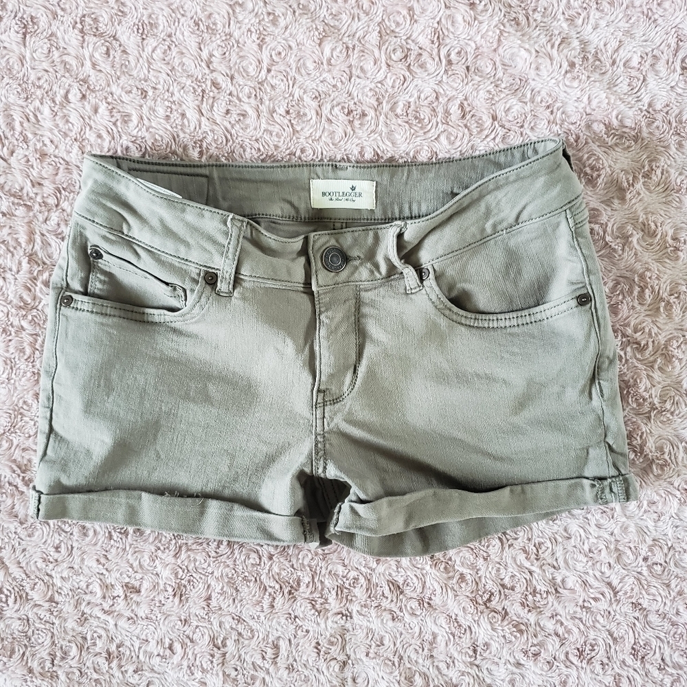 ⭐3/$25⭐ Bootlegger Jean Shorts